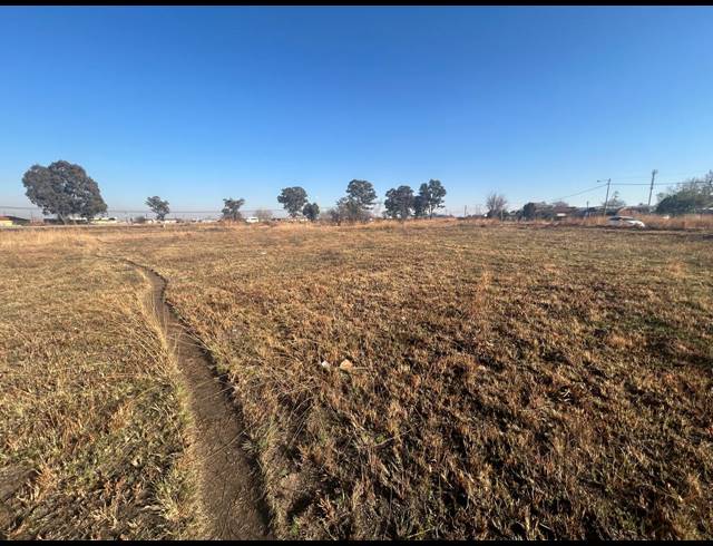 5,426M² VACANT LAND FOR SALE IN ROODS GARDENS